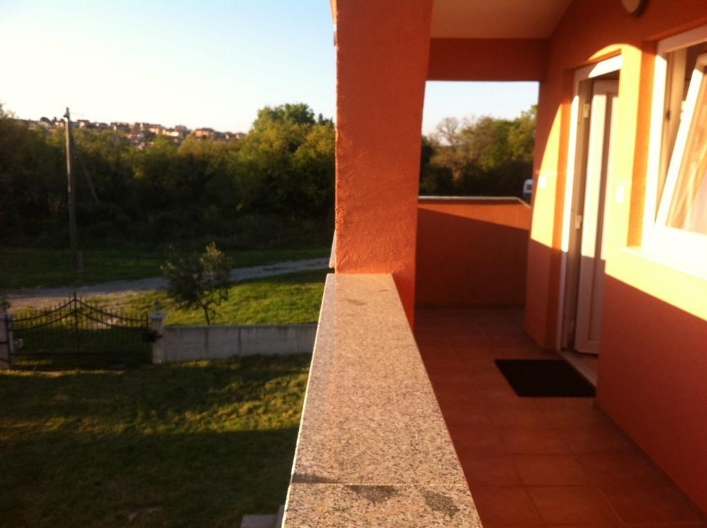 Apartments Ella Ližnjan الغرفة الصورة