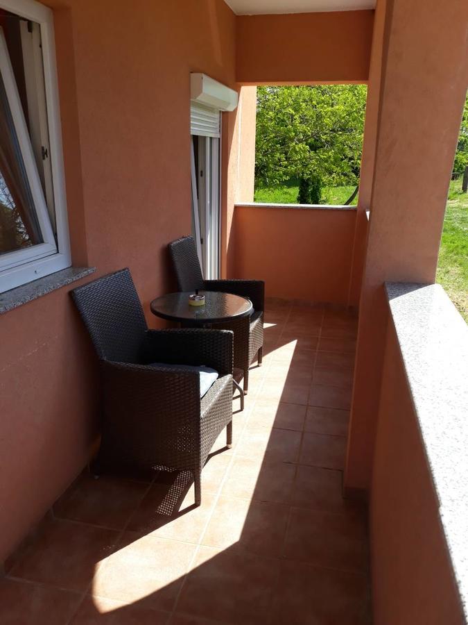 Apartments Ella Ližnjan المظهر الخارجي الصورة